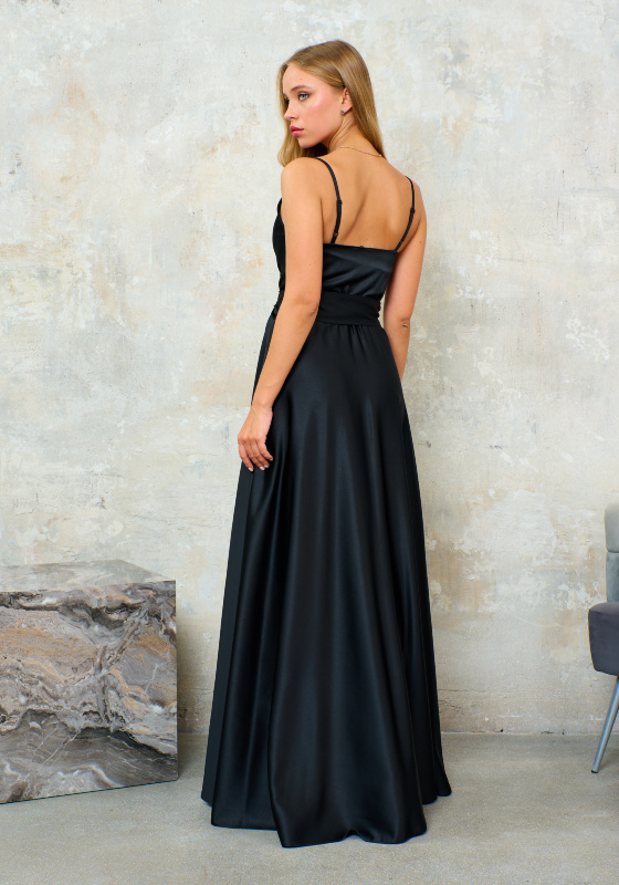 Черное платье комбинация с разрезом из атласа - Черное платье комбинация с разрезом из атласа